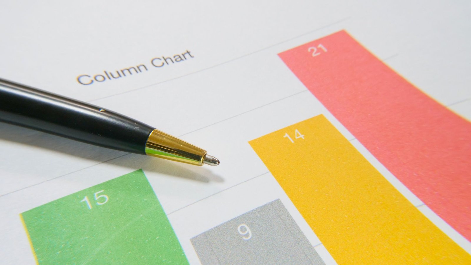 clean two-column infographic with red X icons for common mistakes and green check icons for best practices, side by side on a white background, short clear labels, premium professional colours, simple grid layout for easy scanning